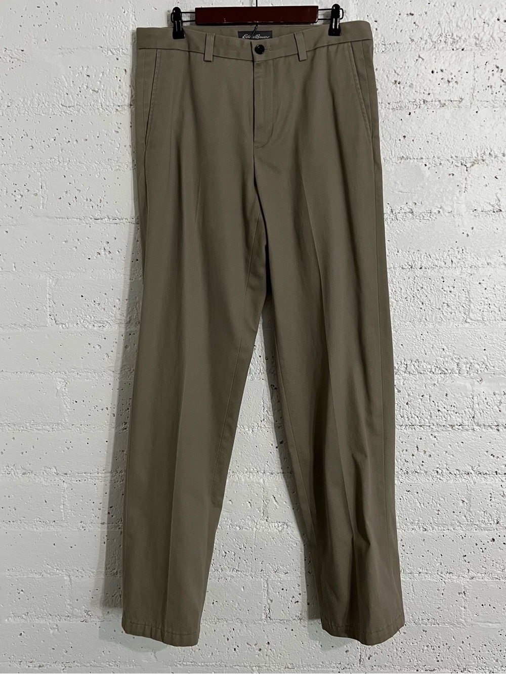 Eddie Bauer Mens Pants 33 Brown Chinos Khakis Wrinkle Free Relaxed Fit Cotton I1